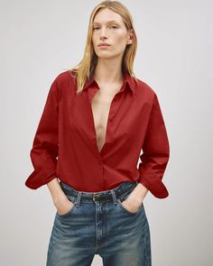 YORKE SHIRT | Nili Lotan Classic Oversized Blouse, Oversized Classic Blouse, Oversized Classic Tops For Business Casual, Modern Oversized Formal Shirt, Modern Oversized Shirt For Formal Occasions, Oversized Classic Blouse For Business Casual, Relaxed Fit Poplin Top For Work, Classic Oversized Blouse For Office, Chic Poplin Top With Relaxed Fit