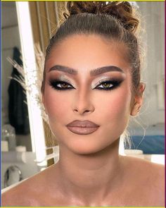 Discover recipes, home ideas, style inspiration and other ideas to try. Blend Eyeliner Makeup, Black Smokey Fox Eye Makeup, Blended Winged Eyeliner, Silver Cat Eye Makeup, Make Up Cat Eyes, Dramatic Makeup Looks Glamour, Black Makeup Eye, Cat Smokey Eye, Blended Eyeliner