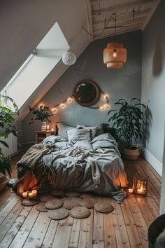 Minimalist Bedroom Small Cozy, Cozy Tiny Bedroom, Small Bedroom Ideas Cozy, Small Bedroom Ideas Aesthetic, Small Bedroom Bunk Bed, Small Bedroom Color Ideas, Small Bedroom Arrangement, Small Bedroom Decor Ideas For Women, Small Bedroom Colours