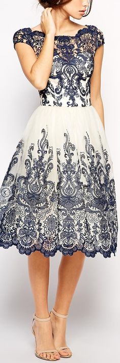 Blue Printed White Neck Lace Dress Mode Chic, Simple Dress, Vogue Fashion, Elie Saab, Tee Dress