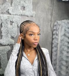 Feed In Braids Into Bun, Alesha Keys Braids, Edges Laid, Alicia Keys Braids, Braiding Styles, African Hair Braiding Styles