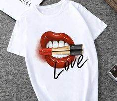 White Fashion Casual, Creation Couture, Black White Fashion, Sleeves (women), 50 Fashion, Shirt Ideas, Red Fashion, Top Tee