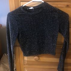 Xs Never Worn Crop Top Glitter Tops For Winter Night Out, Fitted Glitter Tops For Winter, Casual Fitted Shimmer Tops, Casual Glitter Top For Night Out, Fitted Glitter Tops In Casual Style, Trendy Glitter Tops For Party Season, Glitter Tank Top, Garage Tops, Garage