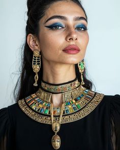 Egyptian Inspired Makeup, Egyptian Hair, Egyptian Hairstyles, Egyptian Women, Egyptian Inspired, Egyptian God, Halloween Inspo, Egyptian Gods, Shoot Ideas