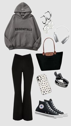 Stockholm Girl, Outfit Stockholm, Silver Outfit, Downtown Girl Aesthetic, Silver Outfits, Aesthetic City, New York Aesthetic, Downtown Girl, New York New York