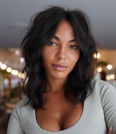 Medium Wavy Haircuts For Round Faces, Long Bob Hairstyles For Thick Hair Straight Medium Length Haircuts, 40 Hairstyles, Textured Haircut, Hairstyles Women, Midlength Haircuts, Busy Women, Hair Medium