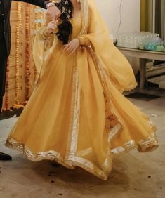 Haldi Outfit For Pakistani Bride, Ubtan Dress, Dholki Dress, Dholki Dresses, Mayun Dress, Nikkah Aesthetic