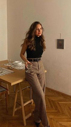 Womens Classy Work Outfits, Outfits For 5’4 Women, Aesthetic Work Fits, Kate Foster Working Moms Style, Business Woman Summer Outfit, Women’s Corporate Fashion, Dc Professional Style, Paralegal Outfits Summer, Casual Work Aesthetic