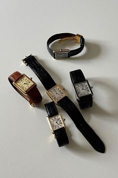 Photographie Indie, Vintage Watches Women, Classy Jewelry, Jewelry Lookbook, Classic Watches, Dream Jewelry, Jewelry Inspo, Stylish Jewelry, Watch Collection