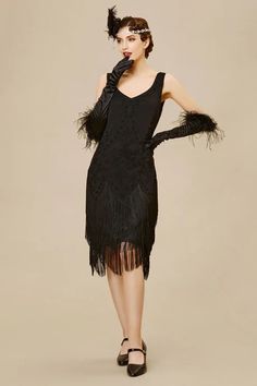 Discover flapper 1920s dresses in BABEYOND, here we offer 20s dresses with varied styles. No matter it's vintage formal dresses or modern gatsby dresses that you are looking for, BABEYOND has all the answers. Free shipping on all orders and 14-day unconditional return. 1920s Flapper Dress Historical, Gatsby Style V-neck Evening Dress, Flapper Style V-neck Evening Dress, Black V-neck Flapper Dress For Party, Black V-neck Flapper Dress For Evening, Evening Gatsby Style V-neck Flapper Dress, Gatsby Style V-neck Party Dress, V-neck Gatsby Party Dress, Fitted Art Deco Party Dresses