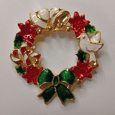 Nwot Vintage 1970's Enamel Christmas Wreath Brooch In Original Packaging Christmas Holiday Brooch Jewelry, Christmas Holiday Jewelry Brooch, Vintage Christmas Jewelry For Celebration, Vintage Christmas Celebration Jewelry, Christmas Wreath, Lady In Red, Red Green, Brooches, Christmas Wreaths