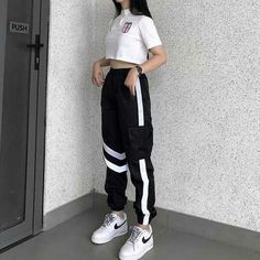 Fashion Overalls, Fashion 80s, Dance Outfit, Tomboy Style Outfits, Fashion Winter, Sporty Outfits, Inspired Outfits