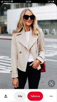 Short Trench Coat Outfit, Cropped Trench Coat, Trench Coat Outfit, Short Trench Coat, Red Trench Coat, Coat Outfit, Fashion Jackson, Belted Trench Coat, Stylish Jackets