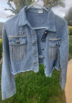 Custom Denim Western Jacket, One of a Kind. Cute for Music Festivals, Western Concerts, Rodeo's, Girls Day or Night Out!  Cute Over a Sundress or Denim Jeans / Shorts! This Jacket Shown is a size small.  Message me on any sizing questions.  Recommend hand washing or spot cleaning.  Lay flat to dry, Iron if needed. Denim Blue Cropped Winter Outerwear, Cropped Denim Blue Winter Outerwear, Western Bling, Girls Day, Western Jacket, Custom Denim, Womens Jackets, Music Festivals, Girl Day