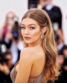 Straight Prom Hair, Hair Homecoming, Wedding Hair Inspiration, Celebrity Hair Stylist, Sleek Hairstyles, Wedding Hairstyles For Long Hair