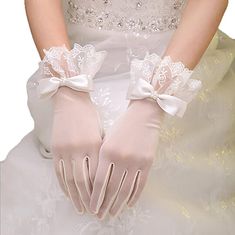 Elegant Gloves, Mode Kawaii, Short Gloves, Gloves Fashion, Fotografi Alam Semula Jadi, Lace Gloves, Floral Short