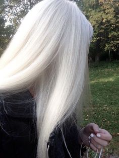 Silver Hair Aesthetic, Aesthetic White Hair, Ice White Hair, White Hair Aesthetic, All White Hair, White Hair Girl, White Long Hair, Long White Hair, White Blonde Hair