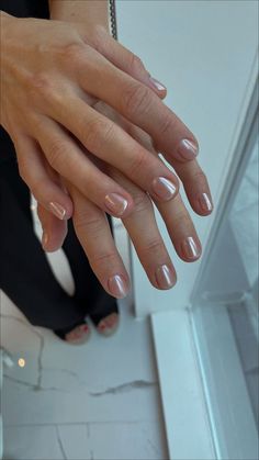 Bridesmaids Nails Short, Single Color Manicure, Short Natural Manicure, Short Nail Inspo 2024, Short Clean Nails, Aesthetic Short Nails, Manicured Nails, Minimal Nails, Nagel Inspo