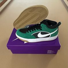 Nike Sb React Leo Baker Dx4361-301! Brand New In Box - Size 9.5m! Packed And Shipped Within 1 Business Day! Green Leather Skate Shoes For Skateboarding, Green Leather Skate Shoes, Green Skate Shoes With Cushioned Footbed, Green Cushioned Skate Shoes, Nike Green, Shoes Nike, Nike Sb, Men's Nike, Men's Sneakers