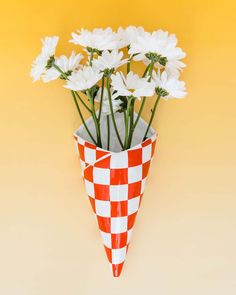 red and white checkered ceramic hanging 'bag' vase Waffle Cone Vases, Dream House Decor Office, Wall Vases With Flowers, Hanging Vases On Wall, Funky Vase, Funky Vases, Bag Wall, Clay Inspo, Italian Deli