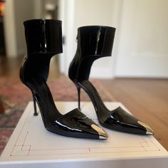 Alexander Mcqueen Black/Silver Patent Leather Worn Only Once - Excellent Condition Size 37 (Women’s 7 Us) Shoes Alexander Mcqueen, Alexander Mcqueen Women, Mcqueen Shoes, Alexander Mcqueen Shoes, Leather Wear, Shoes Women Heels, Silver Color, Alexander Mcqueen, Patent Leather