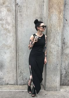 Black Summer Outfits, Minimalist Goth, Dress Design Ideas, Night Coffee, Pretty Hurts, Look Boho Chic, Alt Outfits