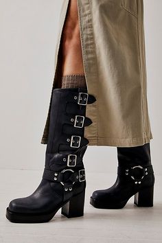 Boots Outfit Grunge, Moto Boots Outfit, Frill Socks, Upcoming Fashion Trends, Calf High Boots, Tom Boy, Slouched Boots, Chunky Block Heels, Buckle Boots