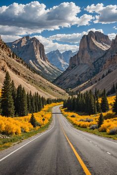 Road Less Traveled: Breathtaking Scenic Drives in Wyoming Wyoming Aesthetic, Wyoming Photography, Wyoming Nature, Devils Tower Wyoming, Usa Landscape, Mountain Drive, Wyoming Mountains, Mountain Roads, Mountains Aesthetic