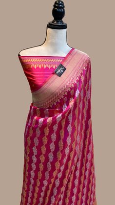 49999.00 TH7401 ➡️Download our Mobile App📱and shop on the go! TH7401 Banaras Sarees, Sarees Silk, Wedding Silk Saree, Elegant Drapes, Embroidery Saree, Katan Silk, Kanjivaram Sarees, Banarasi Sarees, Pure Silk Sarees