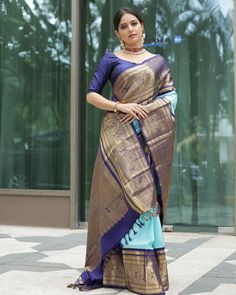 Blouse Silk Saree, Saree Pic, Silk Banarasi Saree, Saree Ideas, Closeup Photo, Traditional Blouse Designs