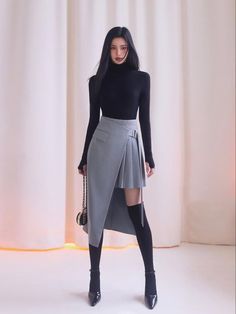 Dress Kpop Inspired Outfits, Modern Sophisticated Fashion, Classy Techwear, Elegant Outfit Inspiration, K Pop Style Outfits, Elegant Korean Outfit, Kpop Clothes Inspired Outfits, Korean Office Outfits Women, Chinese Fashion Casual