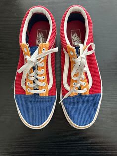 Vintage Vans mens sneakers size 10. Corduroy fabric and leather trim. We ship worldwide. Thank you for your order. Basket Vintage, Vintage Vans, Men's Vans, Sneakers Athletic, Corduroy Fabric, Vans Off The Wall, Mens Vans, Off The Wall, Leather Trim