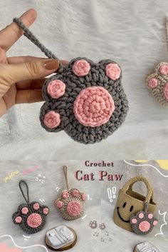 crochet cat paw purse and keychain