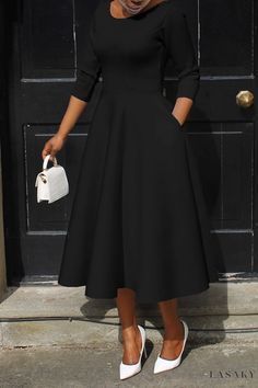 African Attire Dresses, Plus Size Chic, Business Look, African Attire, Fashion Mistakes, Style Mistakes, Black Dresses, Many People, Latest Fashion Trends