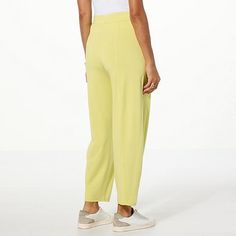 WynneLayers Sorona Jersey Knit Lantern Pant Whether you're lounging around or out-and-about, you'll be nice and cozy in these easy, luxe sorona jersey knit pull-on pants from Marla Wynne. Relaxed Stretch Sweatpants For Summer, Spring Lounging Sweatpants, Green Pull-on Pants For Loungewear, Comfortable Spring Lounging Sweatpants, Comfortable Solid Color Pants For Lounging, Solid Stretch Pants For Lounging, Relaxed Stretch Solid Bottoms, Comfortable Spring Sweatpants For Lounging, Casual Cropped Bottoms For Daywear