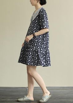 Classy navy print Cotton patchwork short sleeve baggy Dresses

Materials used:cotton blended

Measurement:Size XL/US16-18/EUR44   
length 89cm / 34.71"
bust 102cm / 39.78"
Shoulder 35cm / 13.65"
Waist 106cm / 41.34"
Armhole 50cm / 19.5"
Sleeve length 28cm / 10.92"
Cuff 30cm / 11.7"



Size XXL/US18-20/EUR46   
length 90cm / 35.1"
bust 106cm / 41.34"
Shoulder 36cm / 14.04"
Waist 110cm / 42.9"
Armhole 52cm / 20.28"
Sleeve length 29cm / 11.31"
Cuff 32cm / 12.48"


Size 3XL/BUST-110cm   
length 91cm Cotton Tunics For Women, Dresses Materials, Baggy Dresses, Patchwork Shorts, Navy Print, Maxi Dresses Fall, Striped Maxi, Striped Maxi Dresses, Loose Dress