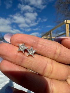 ✥ These stunning 14K white gold star moissanite diamond stud earrings make a wonderful Christmas present that will liven up the festivities. These earrings, which have bright star-shaped moissanite stones set in them, have the same breathtaking brilliance as diamonds but with a special twist. They are a sophisticated addition for any event because of the 14K white gold setting, which amplifies the sparkle. These stunning star-shaped earrings are a unique and opulent gift that will provide festiv Gold Star Earrings, Everyday Elegance, Stud Earrings For Women, Star Design, Diamond Stud Earrings, Diamond Stud, Gold Star, Diamond Shape, Christmas Present