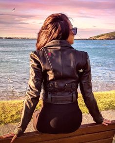 MISS IVEE JAQUETTE – Gemeli Power Dazzler Marvel, Leather Jacket Girl, Womens Biker Jacket, Leather Jacket Outfits, Cow Hide, Genuine Leather Jackets, Leather Pieces, Leather Outfit, Black Hardware