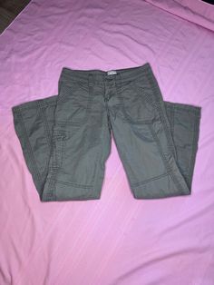 "INSANE gorgeous vintage unique and rare pair of Aeropostale sage green khaki cargo pants 100% cotton, made in Pakistan  Like new, excellent condition, very gently worn, no noticeable flaws, lots of life left Low rise fit, flat measurements shown, be sure to compare to a pair of pants you love~ As is and as shown, no refunds. Hard to give these up! I just doubt they'll ever fit, wish they were a size 5/6 ;) Would probably be best for a size 24-25\" waist, or size 2-3, guesstimating. Super rad ba Y2k Khaki Bottoms With Cargo Pockets, Y2k Cargo Style Khaki Bottoms, Y2k Khaki Cargo Bottoms, Y2k Cotton Cargo Bottoms, Y2k Style Khaki Cargo Bottoms, Y2k Cotton Cargo Pants With Side Pockets, Y2k Green Cargo Style Bottoms, Green Y2k Style Cargo Bottoms, Y2k Style Cotton Cargo Pants With Pockets