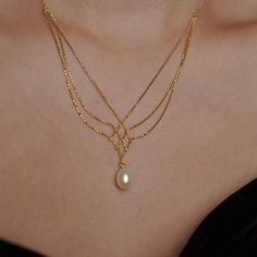 Super Beautiful AAA Freshwater Pearl Pendant | Multi Strand Pearl Pendant Necklace | Pearl Pendant in 18K Gold Plated – Huge Tomato Diy Jewelry Making Tutorials, Layered Chain, Necklace Pearl, Chain Design, Real Pearls, Jewelry Making Tutorials, Pearl Types, Pearl Pendant Necklace, Romantic Gifts