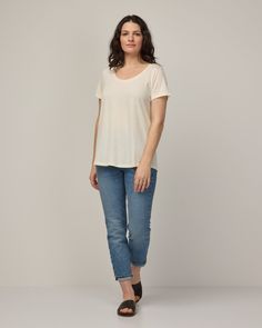 Versatile T-shirt With Shirttail Hem, Basic Short Sleeve Top With Shirttail Hem For Everyday, Relaxed Fit Short Sleeve Top, Everyday Relaxed Scoop Neck Top, Relaxed Everyday Scoop Neck Tops, Relaxed Scoop Neck Top For Everyday, Basic Everyday Tops With Scoop Neck, Relaxed Fit Scoop Neck Top For Everyday, Basic Scoop Neck Tops For Everyday