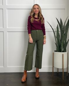 What colors and prints can you pair with the color olive green? - Merrick's Art Olive Pants Outfit, Green Sweater Outfit, Olive Green Outfit, Green Pants Outfit, Puffed Sleeve Top, Olive Clothing, Merricks Art, Olive Jeans, Olive Shirt