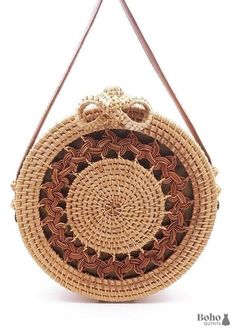 Bohemian Rattan Bag Margaret - 20 cm - Clothing Accessories Flowery Outfits, Round Straw Bag, Boho Shoes, Pocket Handbag, Boho Sandals, Estilo Boho Chic, Rattan Bag, Boho Accessories, Straw Bags