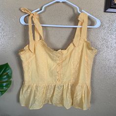 New With Tags Size L. Very Cute Top And Perfect For Spring/Summer. Has A Zipper On The Size Cheap Forever 21 Tops For Brunch, Sleeveless Floral Embroidery Crop Top For Summer, Trendy Sleeveless Tops With Floral Embroidery, Trendy Floral Embroidery Tops For Beach, Cropped Floral Embroidered Summer Top, Floral Embroidered Crop Top For Summer, Summer Tops With Floral Embroidery For Day Out, Forever 21 Spring Crop Top, Forever 21 Summer Crop Top For Spring