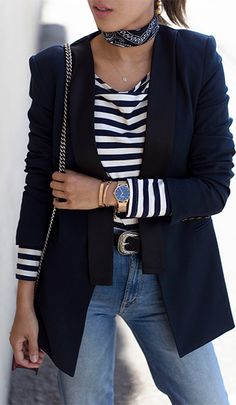 Breton Top Outfit, Nautical Fashion Women, 80s Party Outfits, Nautical Chic, Fall Blazer, Ageless Style, Style Inspiration Winter, Boring Clothes