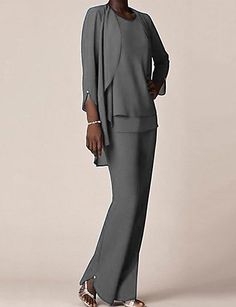 I like this. Do you think I should buy it? Mother Of The Groom Suits, Mother Of The Bride Plus Size, Elegant Pants Suits, Formal Pant Suits, Mother Of The Bride Suits, Wedding Pantsuit, Bride Suit, Formal Pant, Mom Pants