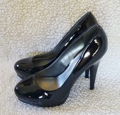 WOMEN'S GUESS WINNA PATENT LEATHER BLACK STILETTO PUMPS HEELS SHOES w/BOX ~ 8.5M.