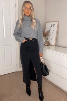 Black Denim Skirt Winter Outfit, Black Denim Maxi Skirt Outfit Winter, Long Skirt Winter Outfit Classy, Boots For Long Skirts, Jean Skirt Black Boots, Denim Maxi Skirt Fall Outfit, Fall Long Denim Skirt Outfit, Black Denim Midi Skirt Outfit Winter, Autumn Denim Skirt Outfit