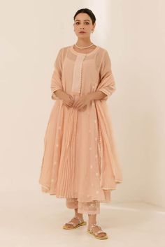 Peach pleated kurta featuring floral thread embroidery on the side panelled. Paired with a embroidered hem pant, a lace trim hem dupatta and an inner. - Aza Fashions Floral Thread Embroidery, Diana Penty, Embroidered Hem, Luxury Sale, How To Hem Pants, Thread Embroidery, Pants Pattern, Modern Bride, Set For Women