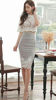 Maxi Lace Skirt, Lace Pencil Skirt, Wedding Gowns Lace, Lace Tops, Skirt Outfits, Skirt Fashion, Classy Outfits, African Fashion